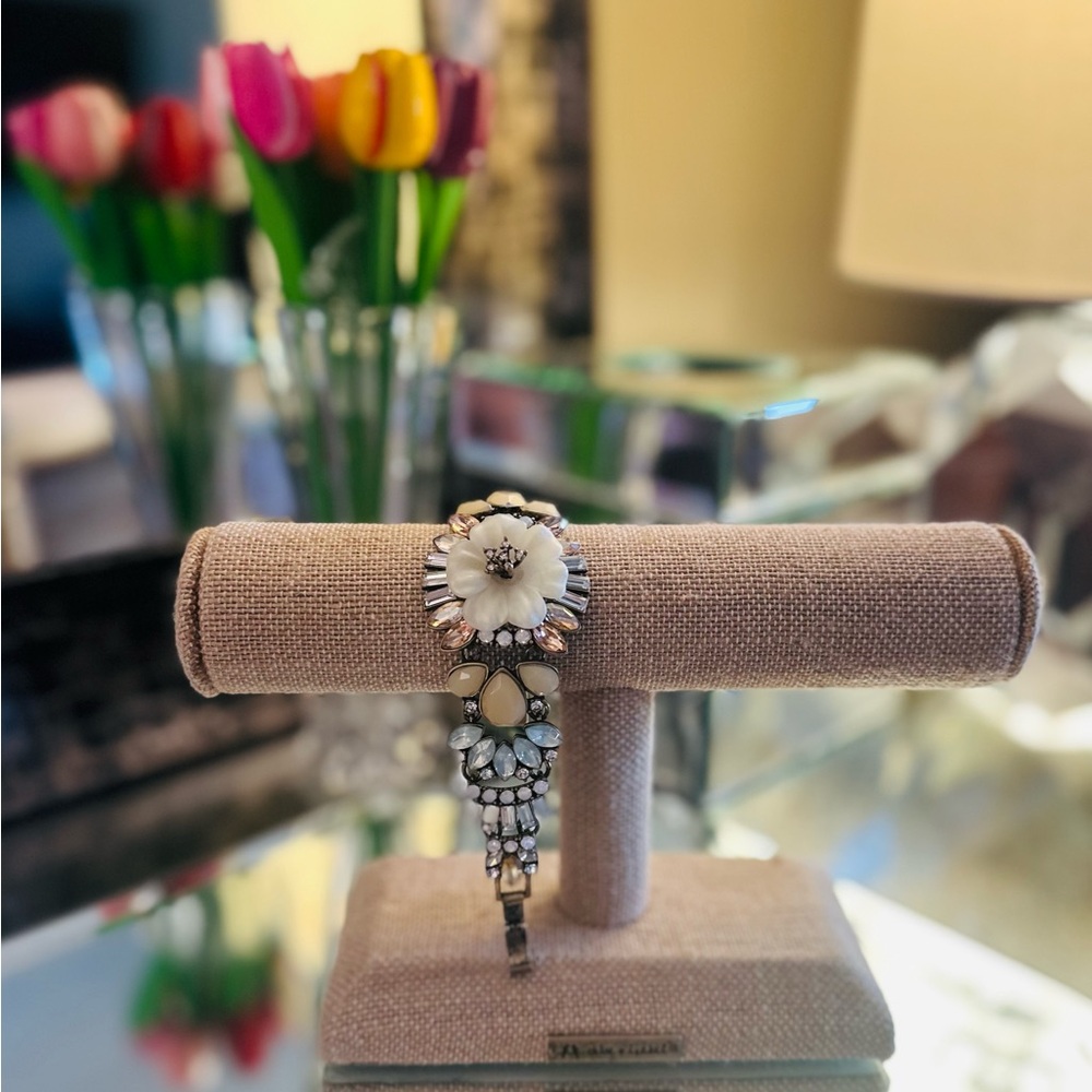 Lovely Chloe + Isabel Crystal Floral Bracelet of Beautiful Pale Colors - Picture 7 of 8